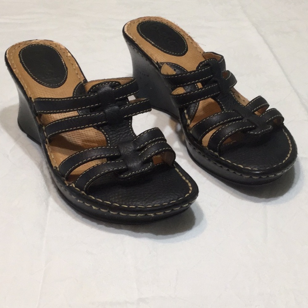 b.o.c. Black Leather Wedges